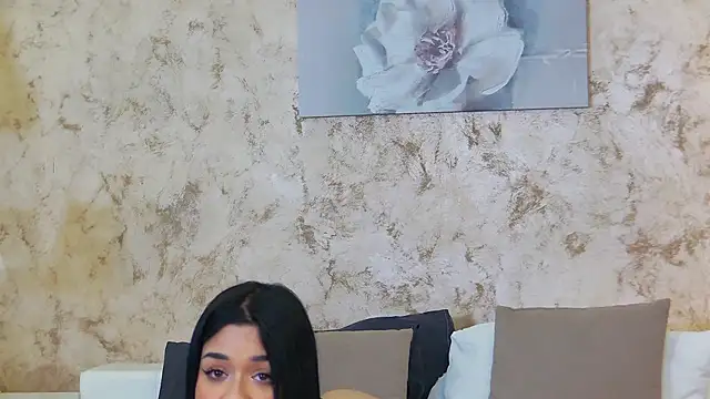 Snapshot of MissNaomiBelle chatting on April 30, 2026, 8:57 pm MissNaomiBelle online show from April 30, 2026, 8:57 pm