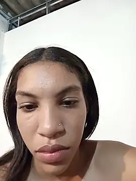Snapshot of ginevere_20 chatting on June 26, 2026, 1:44 am ginevere 20 online show from June 26, 2026, 1:44 am