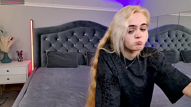 Bambi Bloom online show from March 2, 2026, 7:15 am