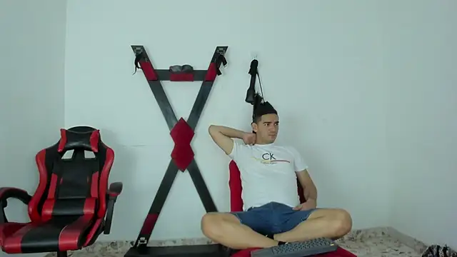 Snapshot of BDSMRoom chatting on March 3, 2026, 7:43 pm BDSMRoom online show from March 3, 2026, 7:43 pm