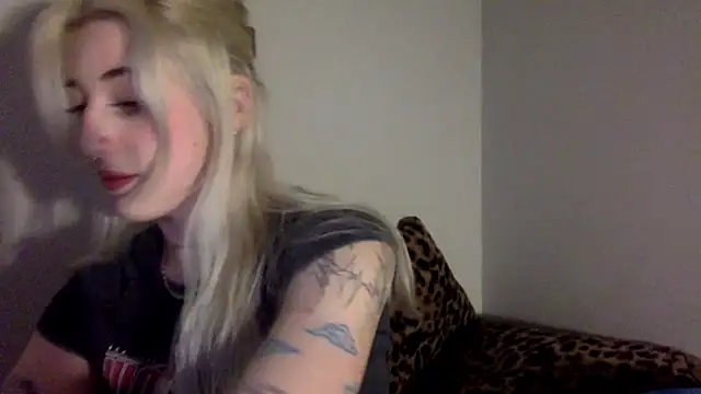 EmmyWet online show from March 10, 2026, 7:29 pm