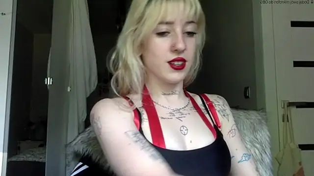 Snapshot of EmmyWet chatting on May 14, 2026, 3:42 pm EmmyWet online show from May 14, 2026, 3:42 pm