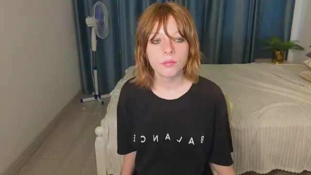Snapshot of MollySally chatting on July 3, 2026, 4:08 am MollySally online show from July 3, 2026, 4:08 am