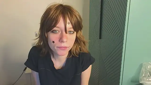 Snapshot of MollySally chatting on June 24, 2026, 4:22 am MollySally online show from June 24, 2026, 4:22 am
