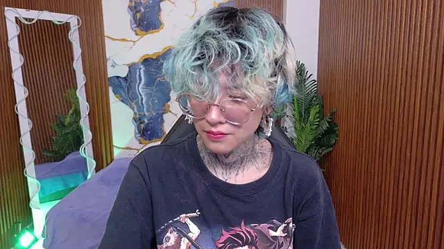 Snapshot of Lyra_tay chatting on June 3, 2026, 7:29 pm Lyra tay online show from June 3, 2026, 7:29 pm