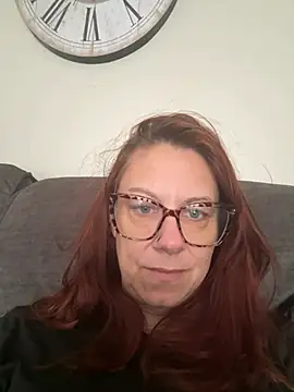 Cara-CurvyUK online show from March 3, 2026, 12:34 pm