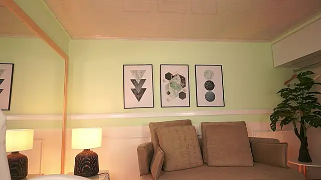 MandyCollins online show from April 7, 2026, 11:34 am