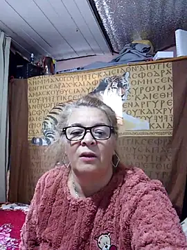 Snapshot of momismilf544 chatting on May 16, 2026, 1:32 pm momismilf544 online show from May 16, 2026, 1:32 pm