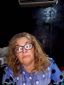 Snapshot of momismilf544 chatting on May 10, 2026, 2:37 am momismilf544 online show from May 10, 2026, 2:37 am