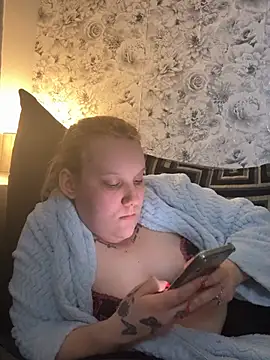 SassieBlondie online show from March 3, 2026, 6:04 pm