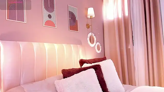 Agata Laurent  online show from April 20, 2026, 3:24 pm