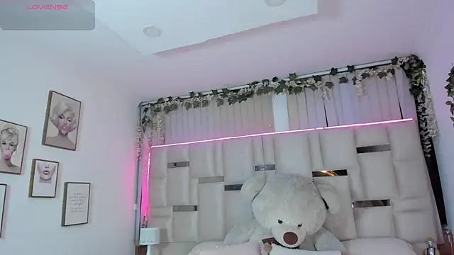 Hanna klover online show from April 2, 2026, 3:57 am