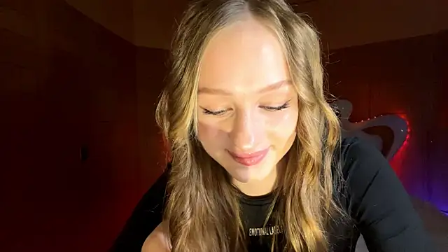 Anika Socutehe online show from April 15, 2026, 7:58 pm