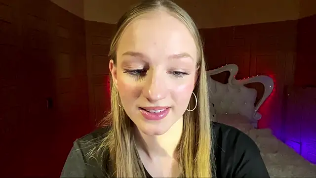 Anika Socutehe online show from April 4, 2026, 5:08 pm