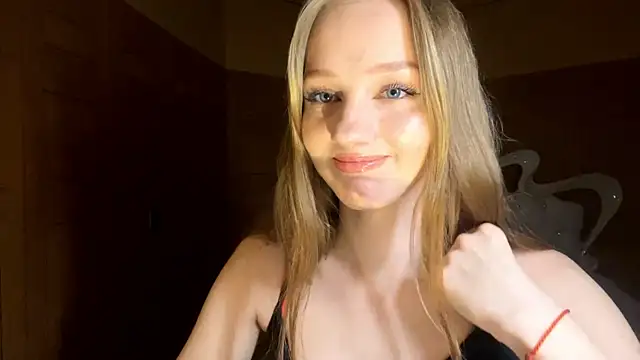 Anika Socutehe online show from April 18, 2026, 8:09 pm