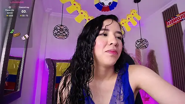 Snapshot of Amara_Davis1 chatting on June 11, 2026, 5:04 am Amara Davis1 online show from June 11, 2026, 5:04 am