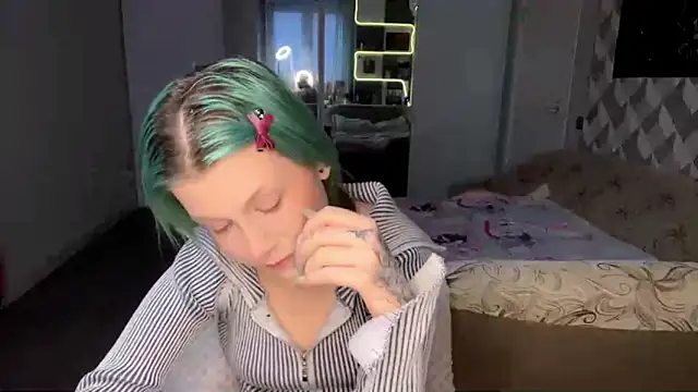 SalenaVeron online show from March 3, 2026, 1:29 pm