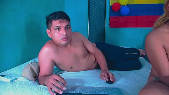 Hornyshow1 online show from June 17, 2026, 3:22 pm