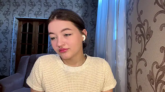 KarineDampy online show from March 7, 2026, 8:32 am