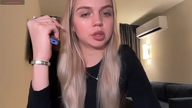 AlexaDeviliciouss online show from March 18, 2026, 8:43 pm