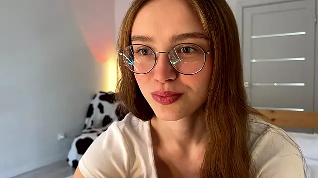 Lolatatee online show from March 17, 2026, 12:52 pm