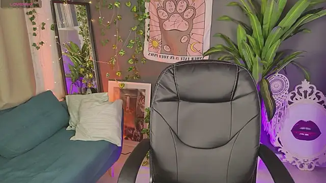 Snapshot of Nami_Umi chatting on March 4, 2026, 9:33 pm Nami Umi online show from March 4, 2026, 9:33 pm