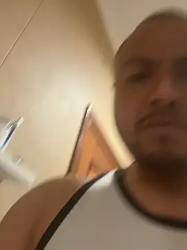 alexandeerr1986 online show from April 13, 2026, 6:01 pm