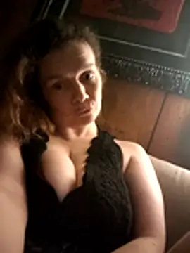 VelvetRae online show from March 10, 2026, 8:40 am