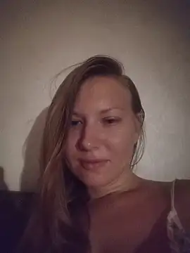 Snapshot of August_Shine chatting on June 11, 2026, 6:16 pm August Shine online show from June 11, 2026, 6:16 pm