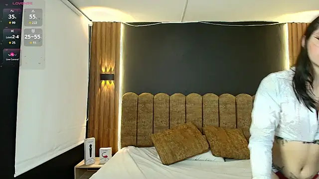 AmbarLee  online show from March 26, 2026, 12:14 pm