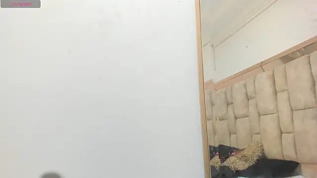 Titan Moreno  online show from April 21, 2026, 12:12 pm