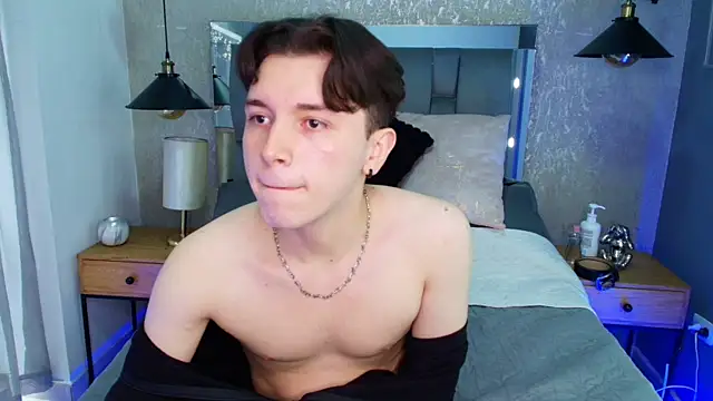 hollannd  online show from April 9, 2026, 1:17 pm