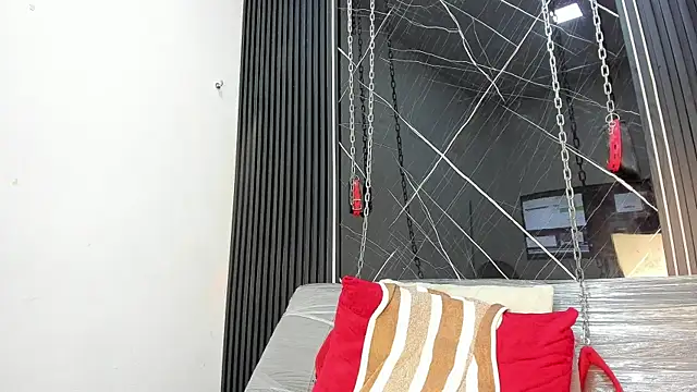 Megan Duskk online show from April 18, 2026, 7:58 pm