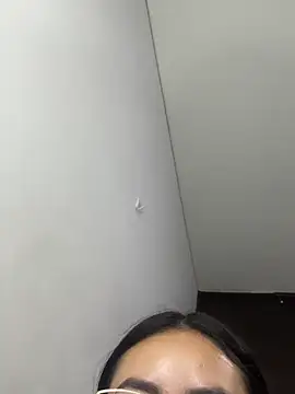 Anni Rose online show from April 19, 2026, 9:32 am