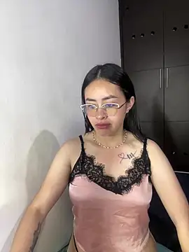 Anni Rose online show from April 18, 2026, 9:22 am