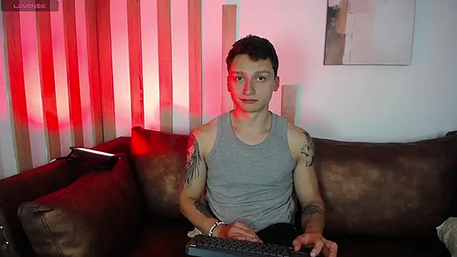 Snapshot of DIEGO_JONES chatting on May 27, 2026, 1:07 pm DIEGO JONES online show from May 27, 2026, 1:07 pm