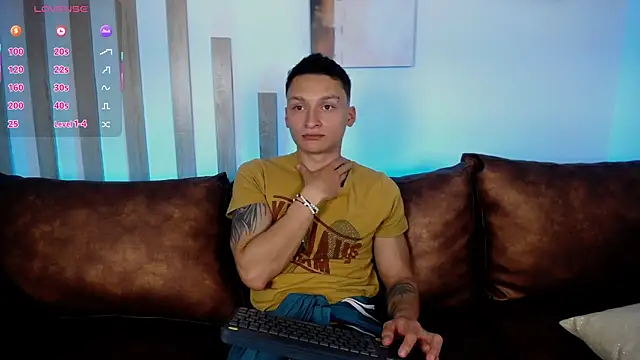 Snapshot of DIEGO_JONES chatting on June 3, 2026, 1:01 pm DIEGO JONES online show from June 3, 2026, 1:01 pm