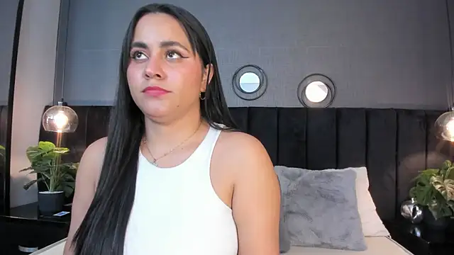 Snapshot of alejandra__garcia chatting on June 5, 2026, 3:22 am alejandra garcia online show from June 5, 2026, 3:22 am