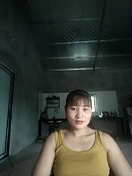 Lilinn  online show from April 18, 2026, 4:48 am