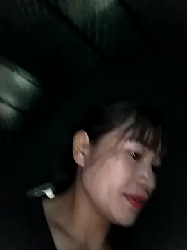 Snapshot of Lilinn_ chatting on March 3, 2026, 11:23 pm Lilinn online show from March 3, 2026, 11:23 pm