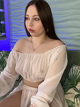 Snapshot of _CarlaDoll chatting on April 19, 2026, 6:25 am CarlaDoll online show from April 19, 2026, 6:25 am