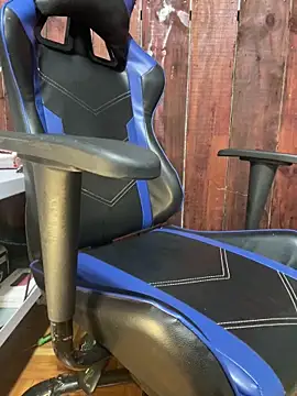 hoang15075 online show from March 16, 2026, 10:52 am