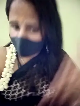 Snapshot of Tamil_Rani- chatting on April 18, 2026, 5:15 pm Tamil Rani- online show from April 18, 2026, 5:15 pm
