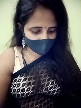 Snapshot of Tamil_Rani- chatting on April 19, 2026, 12:44 am Tamil Rani- online show from April 19, 2026, 12:44 am