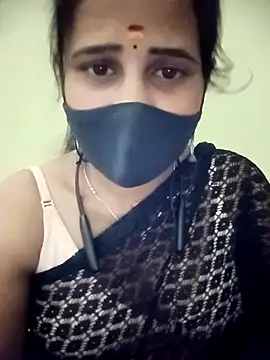 Snapshot of Tamil_Rani- chatting on April 21, 2026, 6:25 pm Tamil Rani- online show from April 21, 2026, 6:25 pm