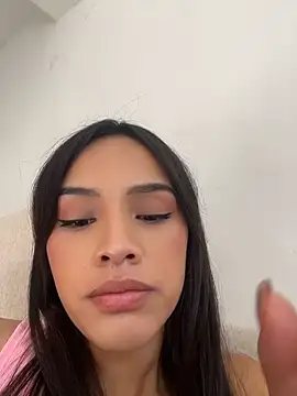 Snapshot of Mia-villalobos chatting on June 30, 2026, 1:44 pm Mia-villalobos online show from June 30, 2026, 1:44 pm