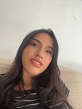 Snapshot of Mia-villalobos chatting on June 17, 2026, 1:43 pm Mia-villalobos online show from June 17, 2026, 1:43 pm