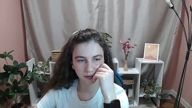 MistyBree online show from May 16, 2026, 8:02 am