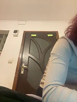 Snapshot of MommySexxy23 chatting on March 31, 2026, 7:05 pm MommySexxy23 online show from March 31, 2026, 7:05 pm