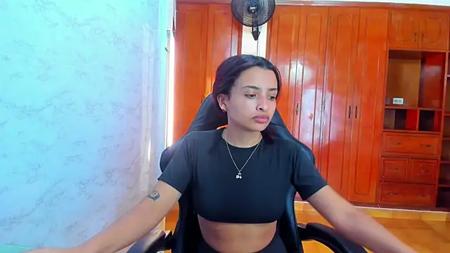lizzie skinny online show from May 22, 2026, 7:01 pm